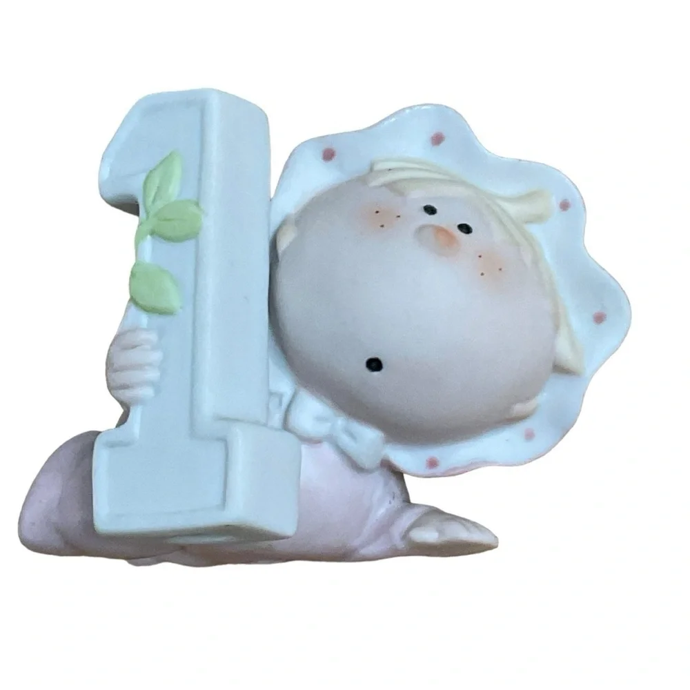 Bumpkins Baby Girl #1 First Birthday Baby Cake topper figurine 2.5”X 2” Crawling